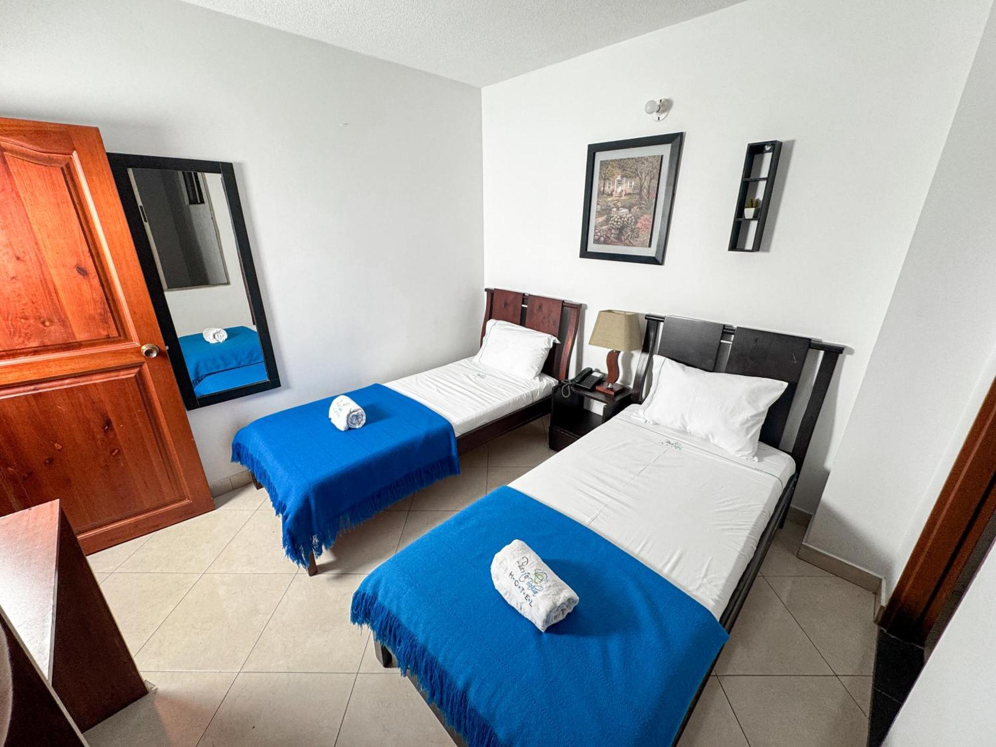 Hotel Puerto Bahia San Gil Buitenkant foto